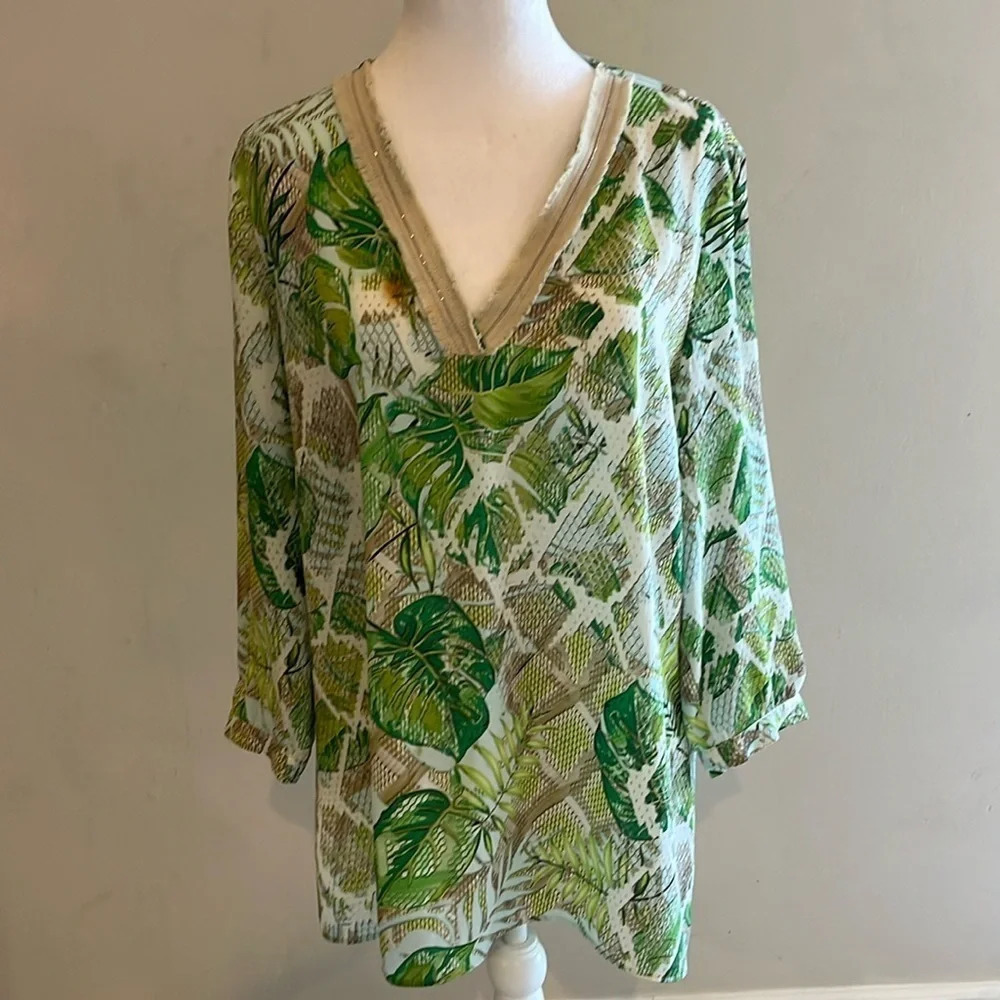 Summer tropical flowy 3/4 sleeve top French size 40 Large lightweight